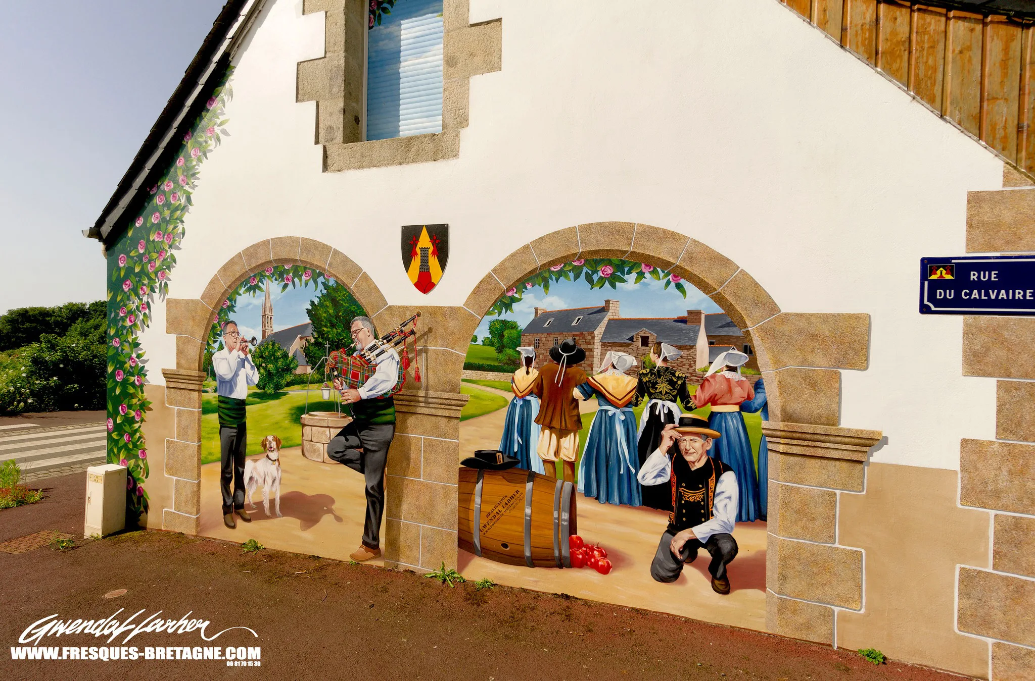 Fresque murale street art, scène de gavotte bretonne peinte à Calanhel, Côtes-d'Armor